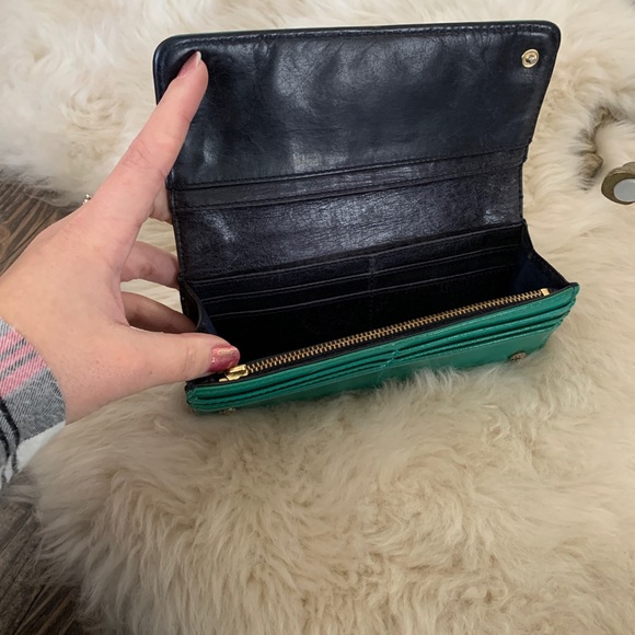 Tory Burch Teal Patent Leather Envelope Wallet - Picture 2 of 8